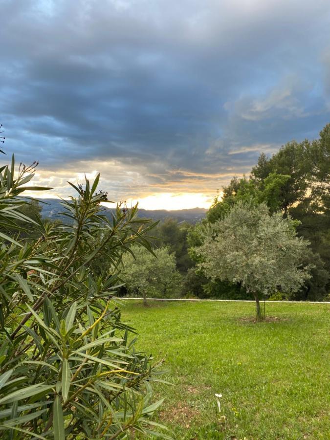 La Maison Perchee Auriol Екстериор снимка